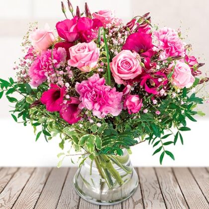 Luxury Pink Rose Flower Bouquet Delivery in a Glass Vase 10% off