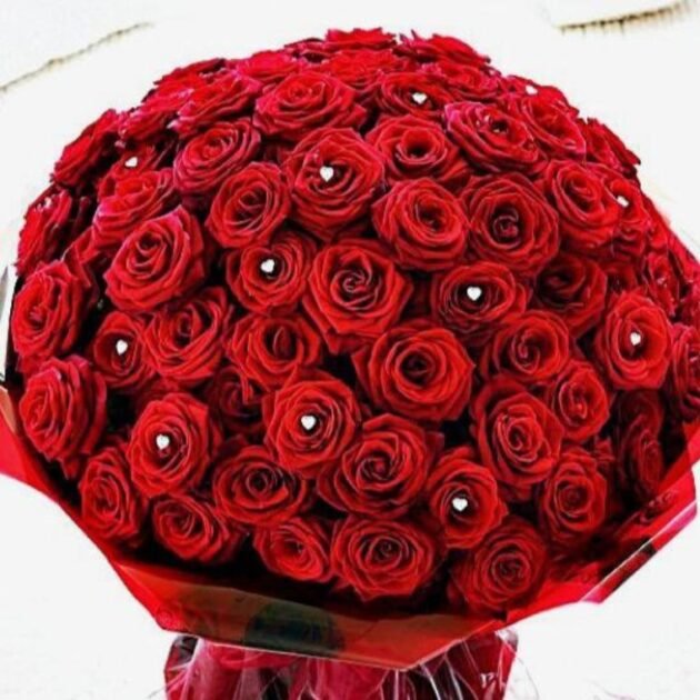 Luxurious 100 Red Roses Bouquet