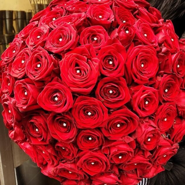 Luxurious 100 Red Roses Bouquet