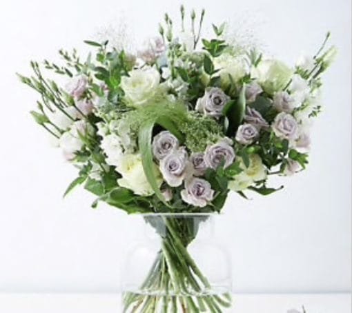 Cheap Aesthetic flower delivery online next day delivery near shop