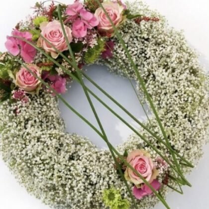 Ring flower wreath UK | fresh flower wreath Delivery | Funeral Wreath Flower Arrangements Delivery | Online flower company