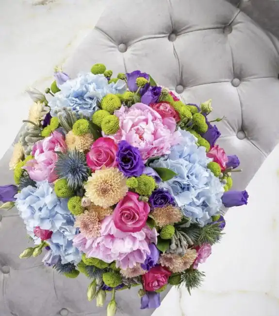 Modern Sculpture Bridal Bouquet 1 Graceful Lily Rose & Carnation Flower bouquet in a Modern Vase