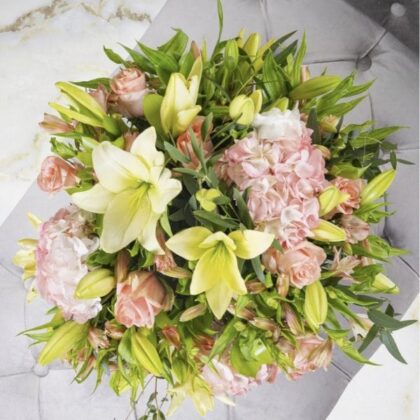 Buy the Best Hand Tied Bridal Bouquet for Wedding