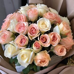 White and Pink Rose For international women's day flowers