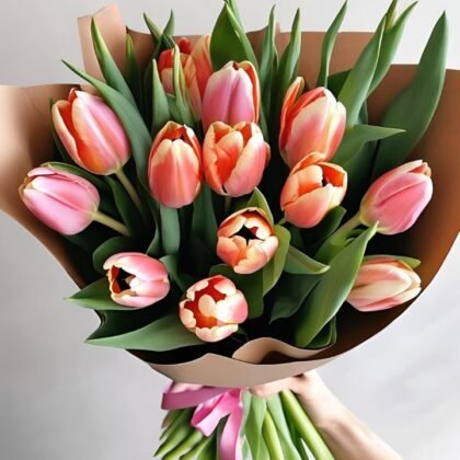 12 Tulips Mother's Day Flower Delivery – Fresh, vibrant tulips in a beautiful arrangement, perfect for Mother's Day.