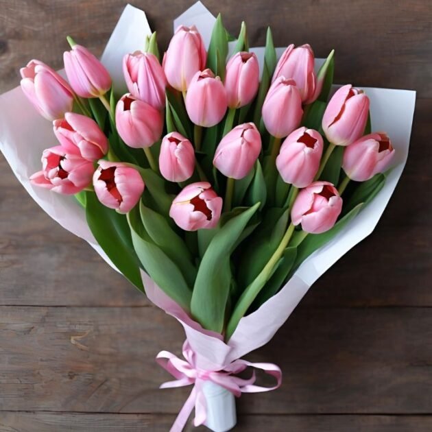 Where to buy pink tulips for Mother's Day UK bouquet in woman's hand