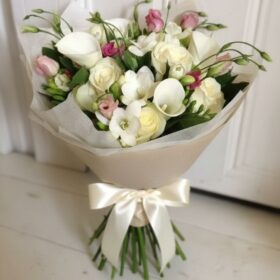 Pure Serenity: Calla Lily & White Rose Luxury Bouquet