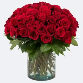 Red Rose Bouquet in Ceramic Vase