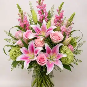 Radiant Romance: Luxury Rose & Snapdragon Bouquet