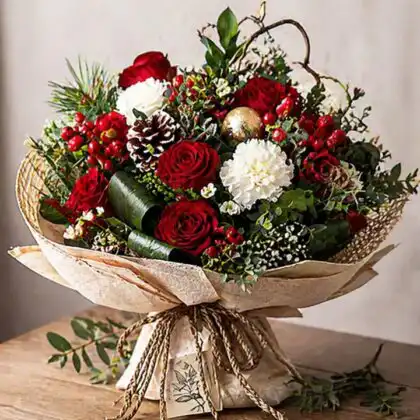 Red Christmas Flower Bouquet