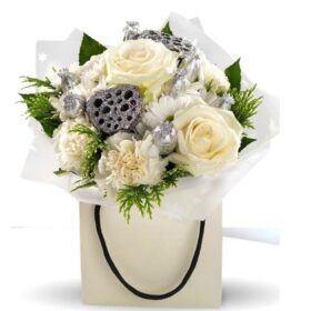 White Christmas Flower Bouquet Gift Bag